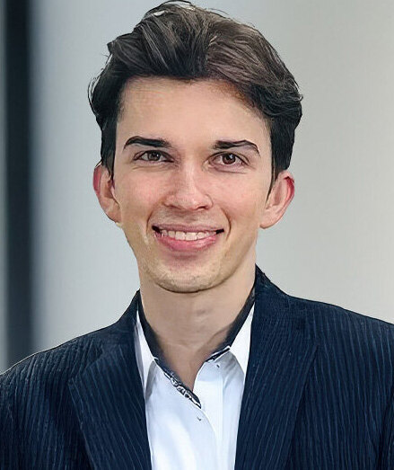 Finn Neuland, Leiter Strategie